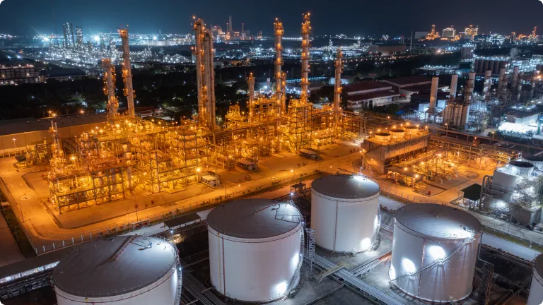 Industrial thermal oil system with high-temperature fluid circulation